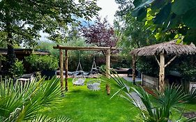 Casa Aan De Plas, B&B Met Sauna En Hottub Of Jacuzzi